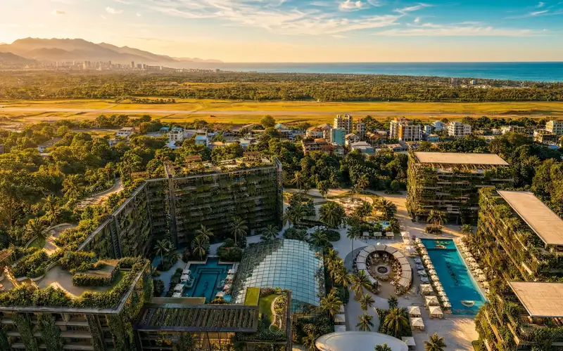 Aerial view of the resort, pools and gardens toward the sea and mountains — Lagoon Resort Batumi, Batumi